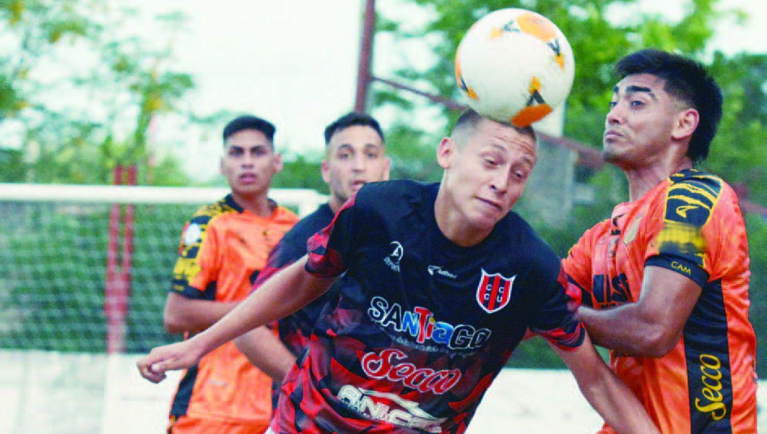 Entretenido empate entre Comercio y Mitre en el arranque del Torneo Anual