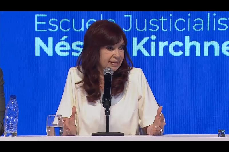 Cristina Fernaacutendez- Todos hacen competencia a ver quieacuten es maacutes malo y va a ajustar maacutesrdquo