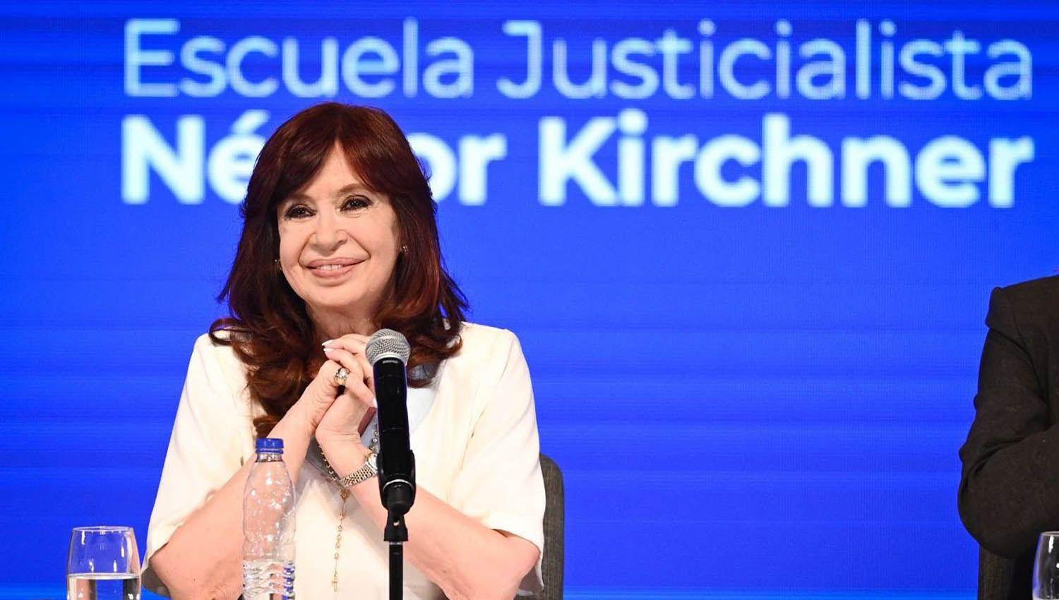 Archivan una nueva denuncia por el tiacutetulo de abogada de Cristina Kirchner