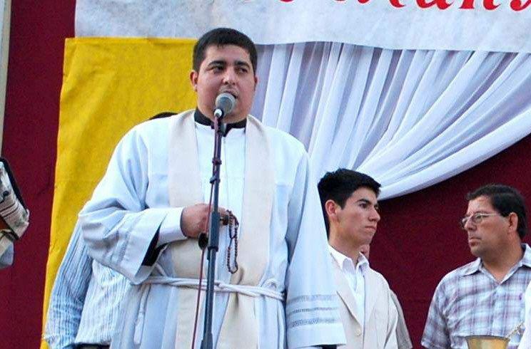 Gordillo rompioacute el silencio- cuaacuteles son los motivos por los que deja el sacerdocio