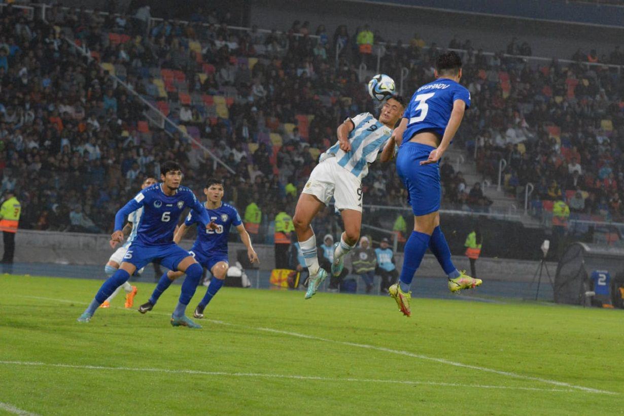 EN VIVO  Con susto Argentina vence a Uzbekistaacuten