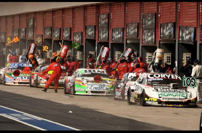 Los autos del TC y TC Pista empiezan  a girar en el autoacutedromo de Las Termas