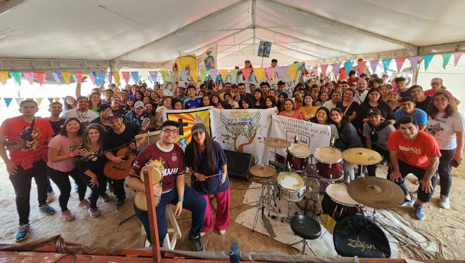 Estudiantes de la provincia renovaron su fe en el Sentildeor de los Milagros de Mailiacuten