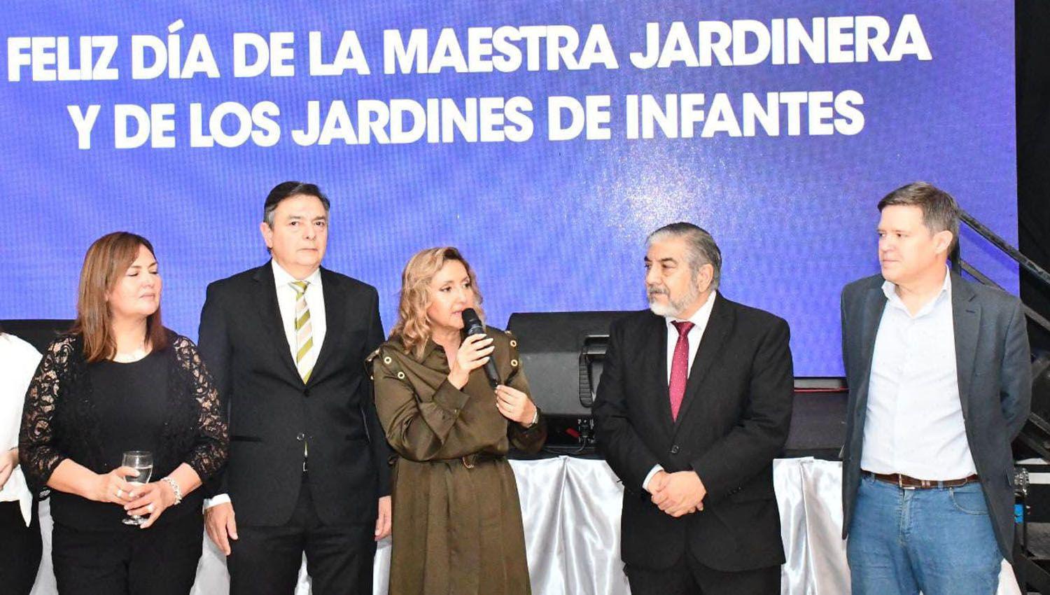 Norma Fuentes elogioacute a docentes de los jardines de infantes municipales