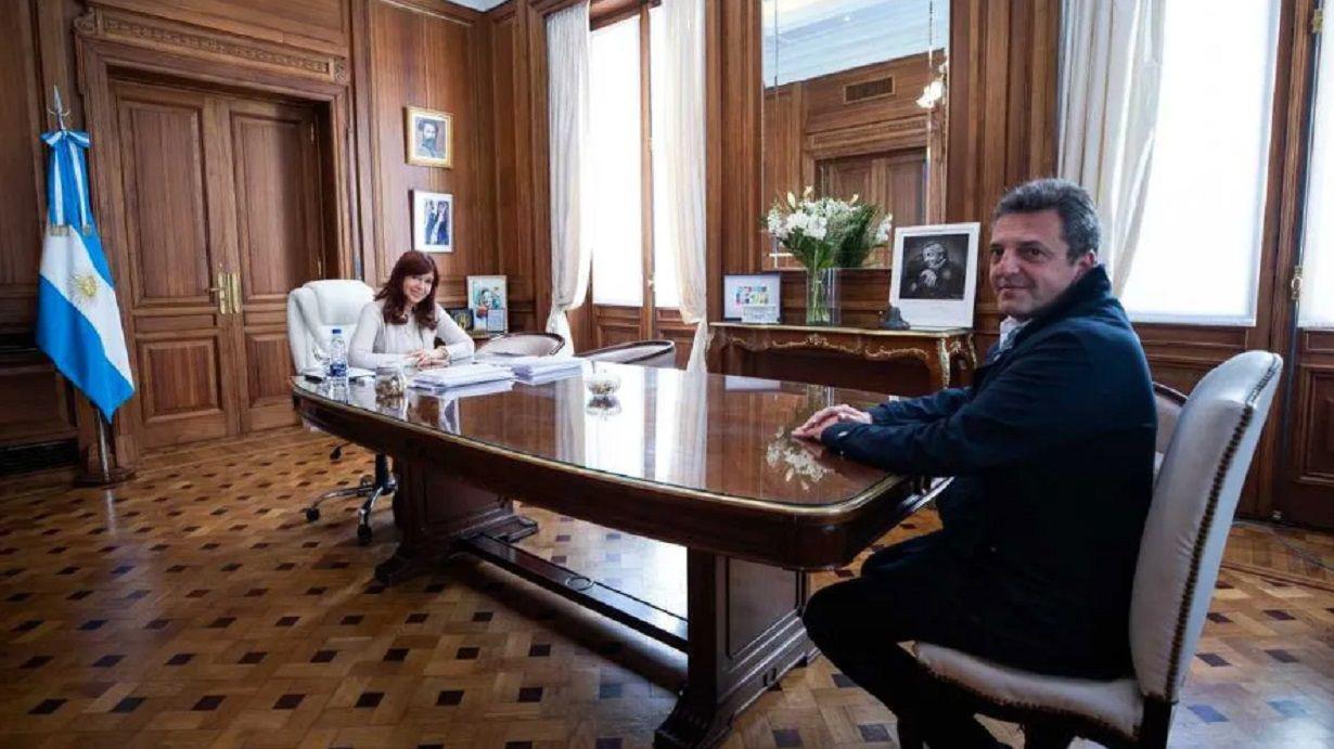 Cristina Kirchner mantuvo una reunioacuten clave con Sergio Massa y Wado de Pedro