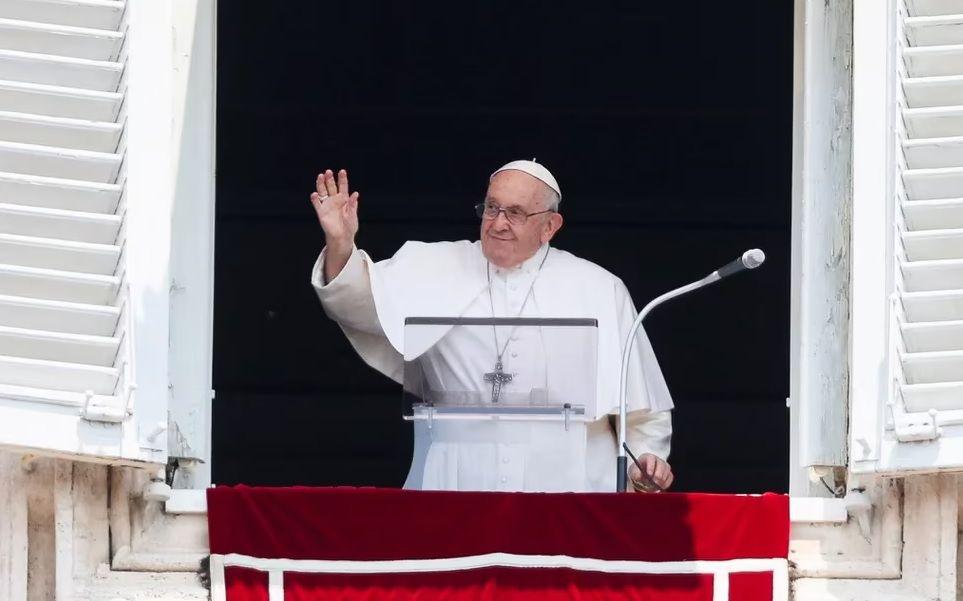 El Papa Francisco reaparecioacute tras su internacioacuten- ldquoEsta cercaniacutea humana y espiritual fue para miacute de gran aliviordquo