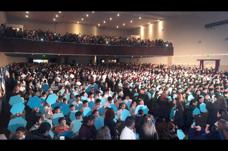 Alumnos de 4deg grado de Las Termas juraron lealtad a la Bandera Nacional