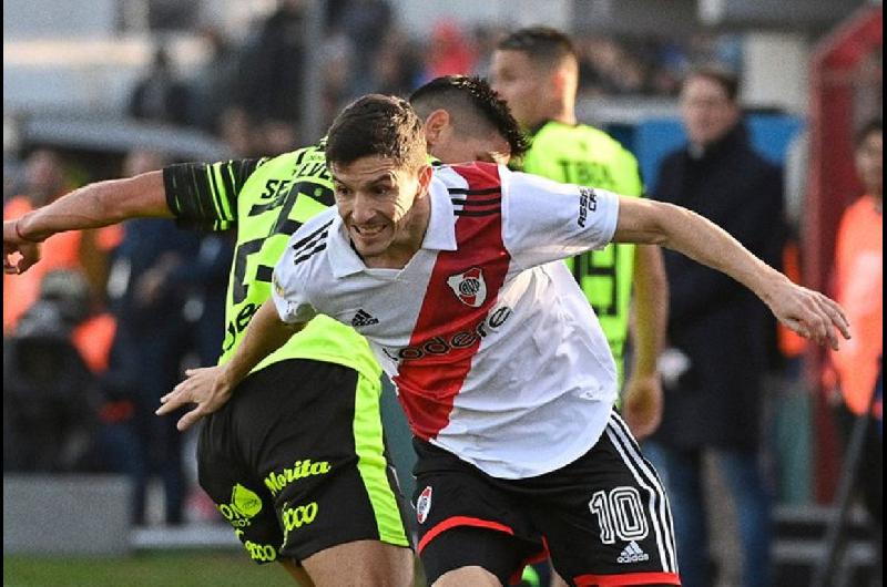 River no pudo dar vuelta el partido y cayoacute ante Barracas Central por 2 a 1