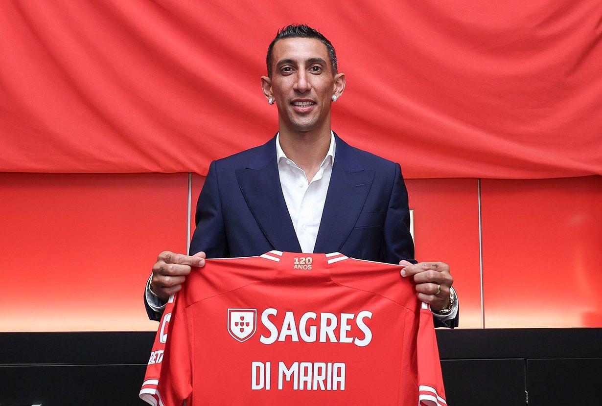 FELICIDAD Ángel Di María con la camiseta del Benfica durante la presentación que hizo ayer el club portugués

