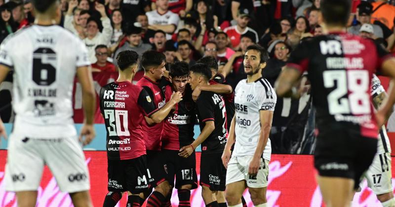 Debut en falso de Central- quedoacute a un punto de la zona roja