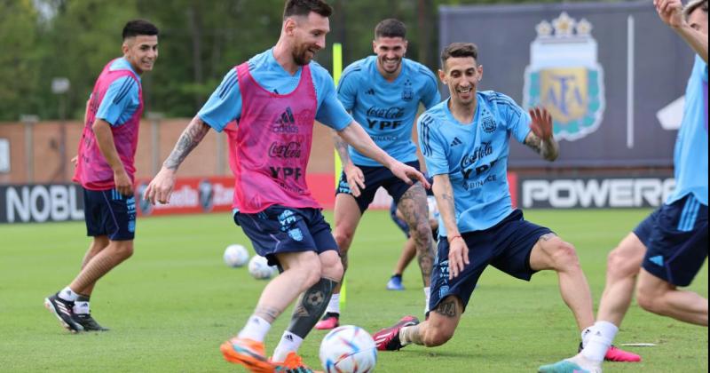 iexclJuegan los campeones la Argentina debuta ante Ecuador a estadio completo