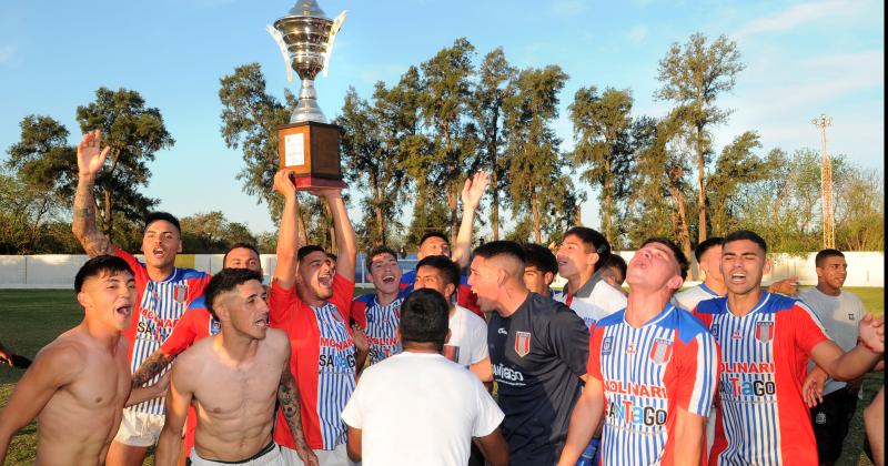 Tarde heroica de Unioacuten Santiago para pegar el grito de campeoacuten ante Veacutelez