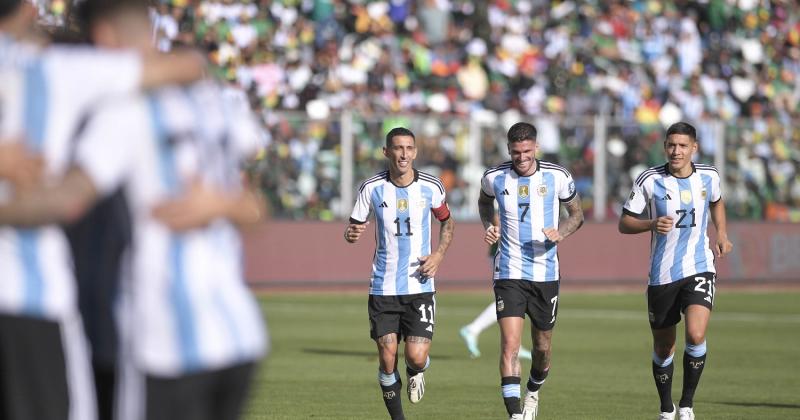 Sin Messi Argentina goleoacute y brindoacute una exhibicioacuten ante Bolivia en la altura