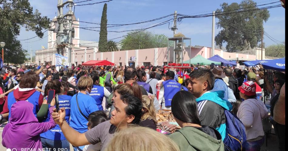 Que en la poliacutetica se meta el evangelio para que  cesen tantas actitudes egoiacutestas