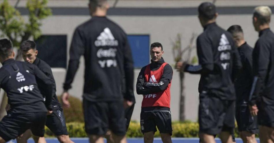 Scaloni cierra segunda prelista para enfrentar a Paraguay y Peruacute