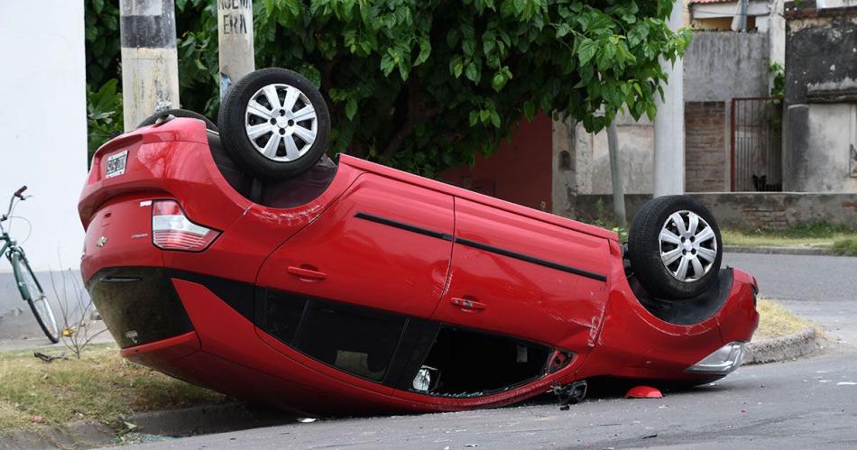 Vuelco en el barrio 8 de abril