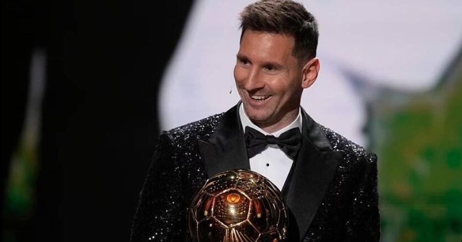 Messi regresa a Pariacutes con favoritismo para ganar su octavo Baloacuten de Oro