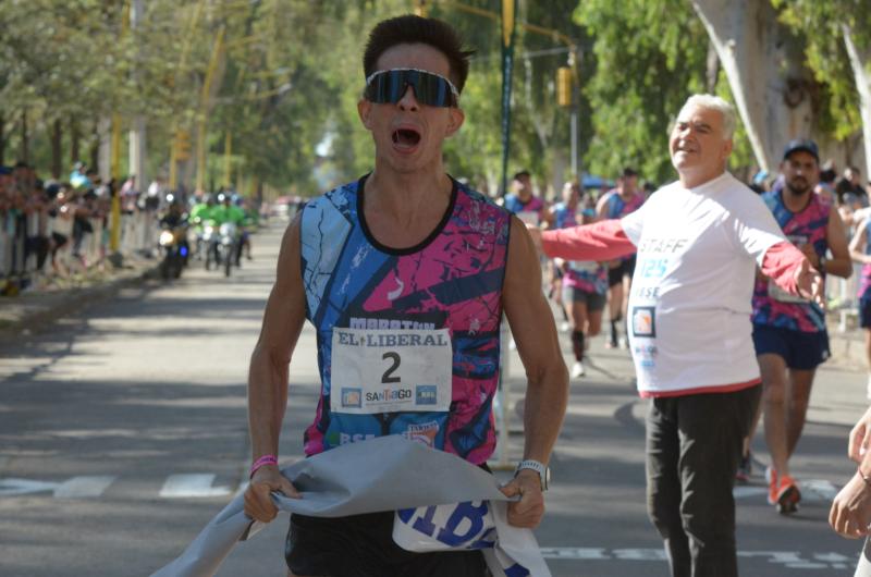 Pablo Toledo cumplioacute su suentildeo y se metioacute en la historia grande del atletismo