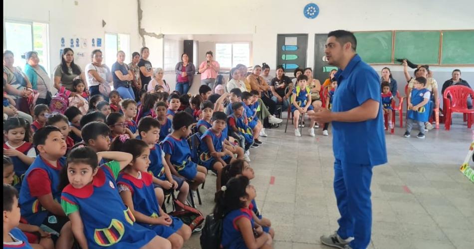 En el Jardiacuten Municipal Beleacuten aprendieron sobre la salud bucal