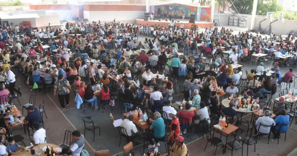 El municipio friense homenajeoacute a sus empleados en su diacutea