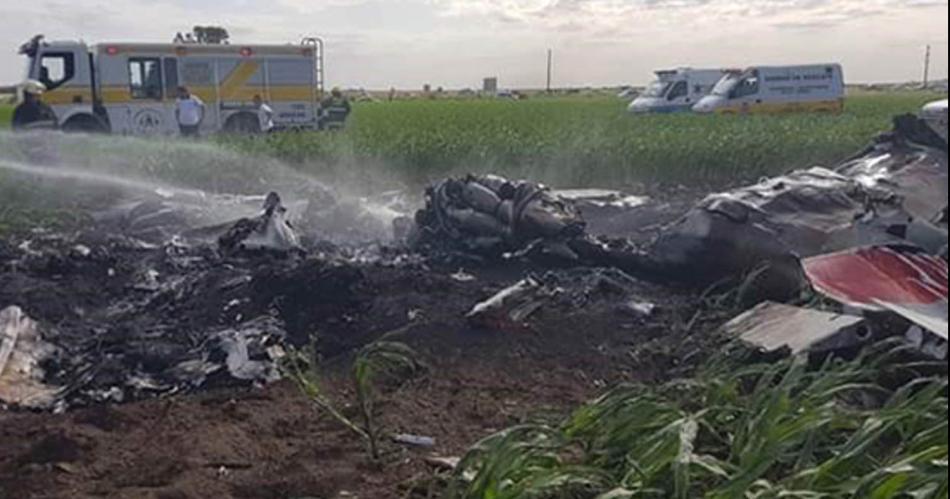 Conmocioacuten- murieron 2 personas tras estrellarse una avioneta en una exhibicioacuten