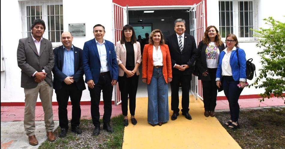 Fuentes y el rector  Paz participaron de capacitacioacuten para docentes de jardines