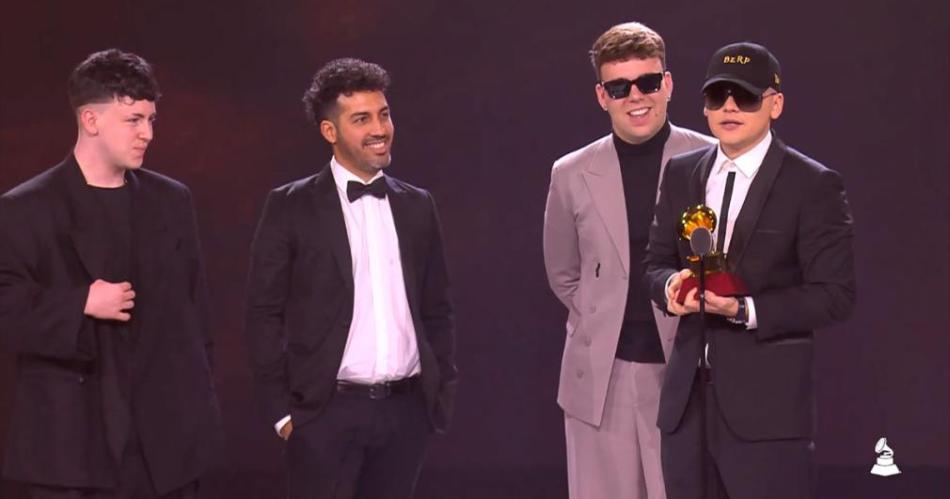 Bizarrap recibioacute el Grammy Latino a la Mejor Cancioacuten Urbana por Queacutedate