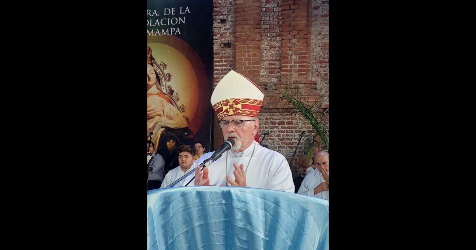 Llevo a la Virgen de Sumampa la oracioacuten por nuestra Patria