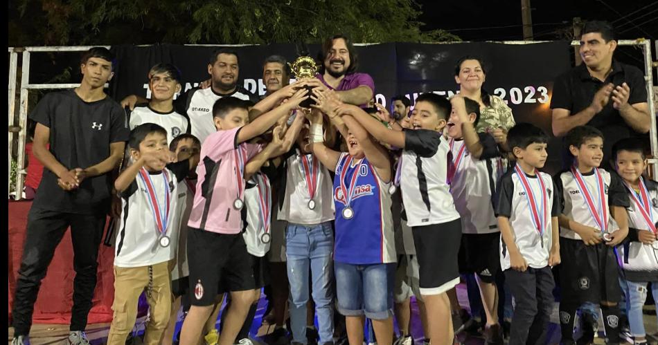 Recibieron premios los participantes del torneo de fuacutetbol infanto juvenil