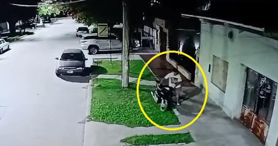 VIDEO  Alerta Banda permitioacute recuperar una moto que fue robada desde una casa 