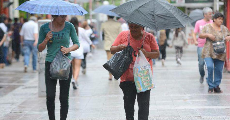 Se espera por un domingo con lluvias y probabilidad de tormentas