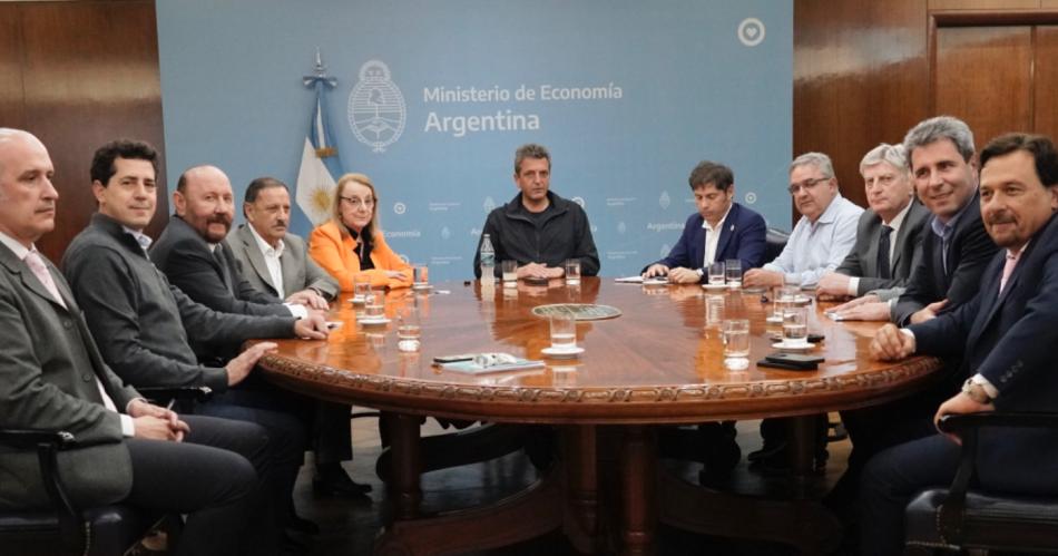 Sergio Massa se reunioacute con gobernadores para avanzar sobre el pago de sueldos y aguinaldos