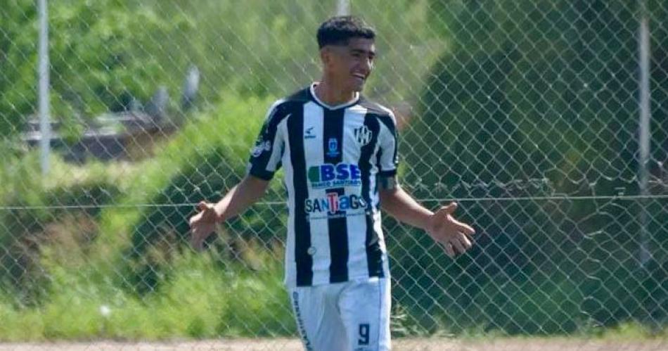 Tomaacutes Iturre el goleador de Central que suentildea con debutar en la Primera