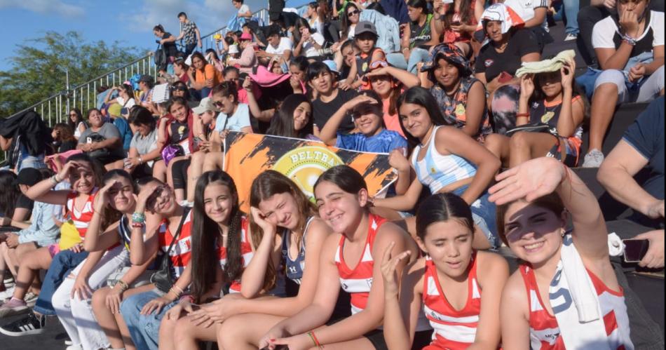 Las Leonas derrotaron a Gran Bretantildea en el debut 