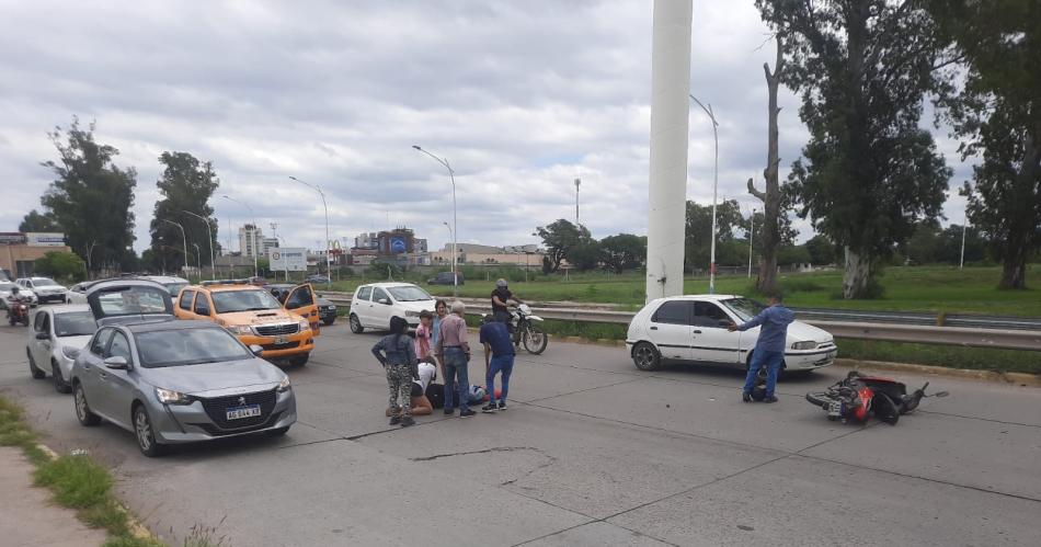 Una persona grave tras un aparente derrape sobre Autopista Santiago - La Banda