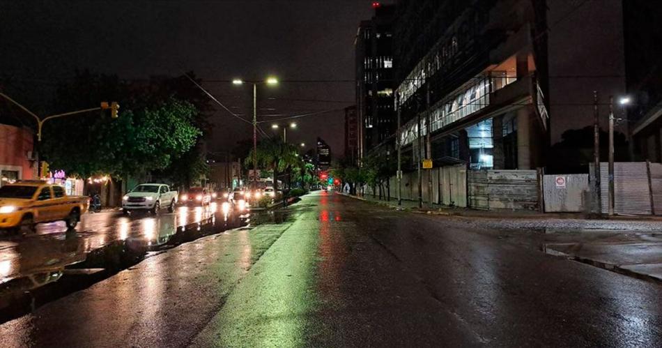 Despueacutes de una jornada infernal llegaron las lluvias a Santiago