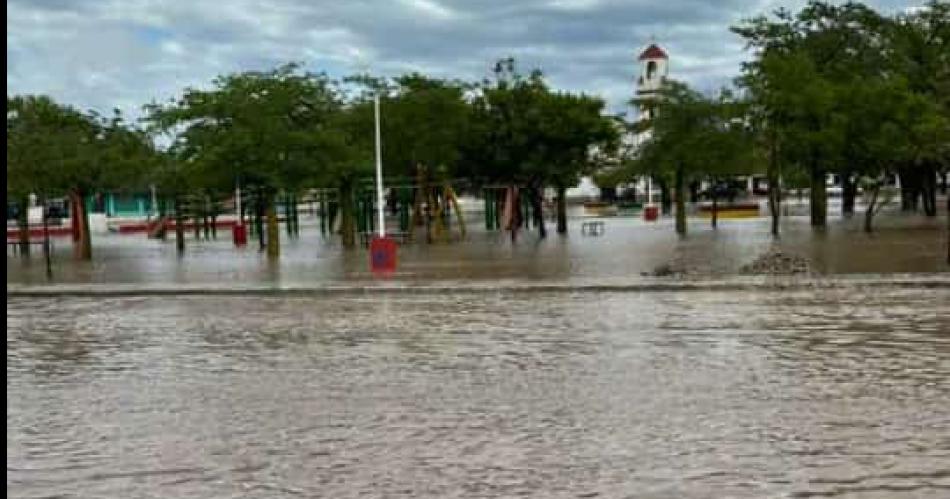 Villa Atamisqui  sufrioacute una gran lluvia y causoacute inconvenientes