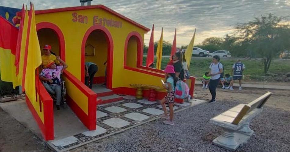 Cientos de loretanos motivados por su fe en San Estaban reeditan su tradicional peregrinacioacuten