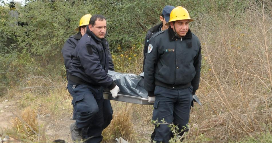 Dramaacutetico- un joven con problemas de adiccioacuten se ahorcoacute en un aacuterbol a pocos metros de su casa