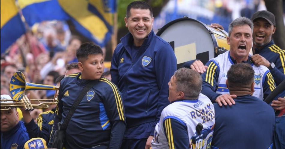 Riquelme asume en Boca que confirmoacute a Martiacutenez como DT pero Huracaacuten pone trabas