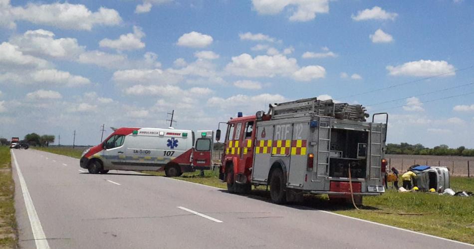 Vuelco y muerte en la Ruta 89- el conductor quedoacute atrapado en su auto