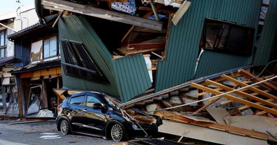 Ascienden a 110 los muertos por el potente terremoto en Japoacuten