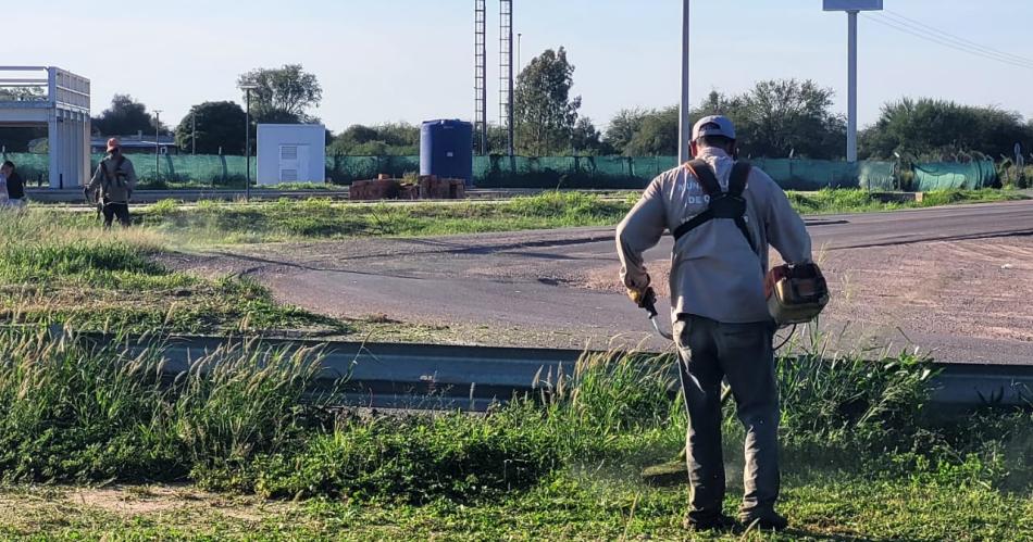 Intensifican limpieza de aacutereas puacuteblicas y arreglo de las calles en Quimiliacute