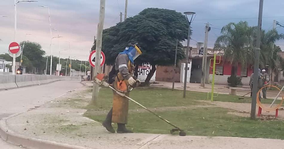 Continuacutean adelante los trabajos de limpieza integral en Las Termas