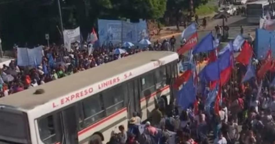 DEliacutea encabezaba una protesta y el Gobierno analiza aplicar el protocolo antipiquetes