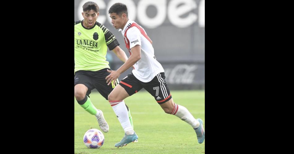 iquestQuieacuten es Jonaacutes Luna el joven santiaguentildeo que podriacutea debutar este domingo con River