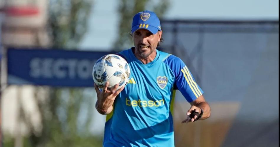 Diego Martiacutenez juega a las escondidas en Boca