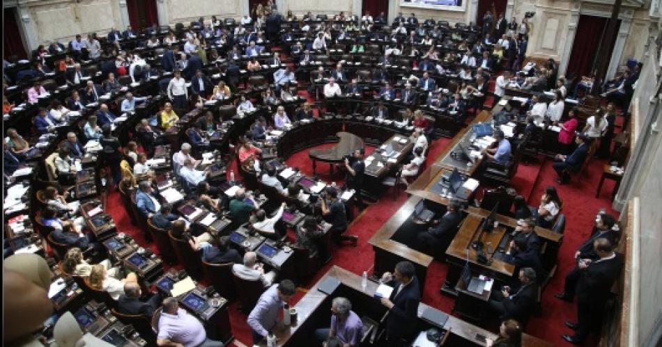 Quieacutenes son los diputados del bloque dialoguista que votaron en contra de la Ley Oacutemnibus