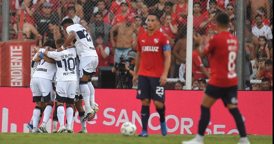 Gimnasia dio el batacazo en Avellaneda y le sacoacute el invicto a Independiente