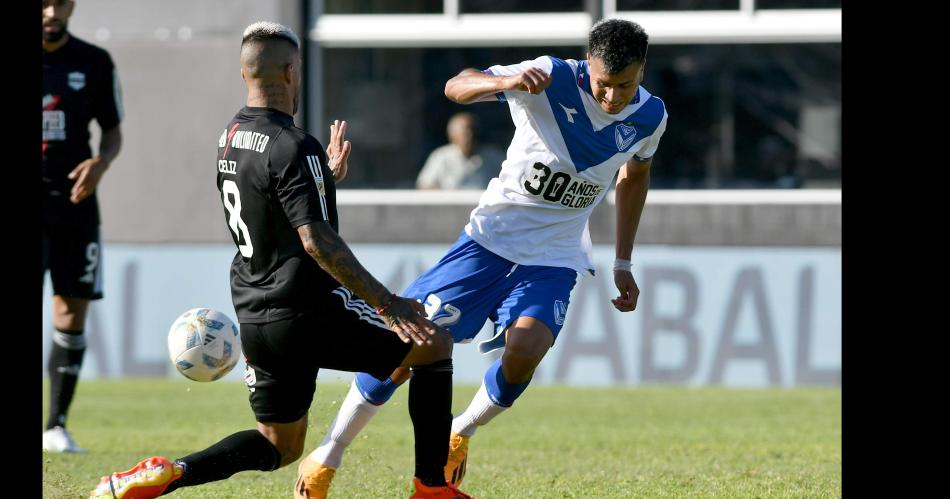 ESFUERZO Vélez sacó adelante un duro encuentro ante Dep Riestra